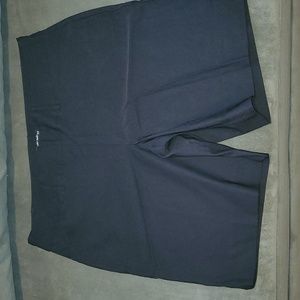 Pull in Bermuda short